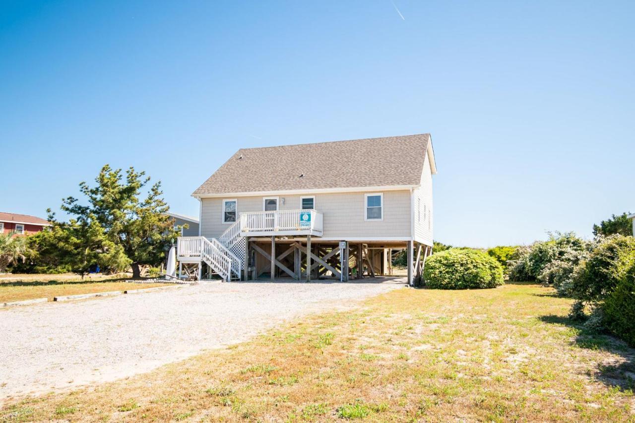Katie Lou'S Place By Oak Island Accommodations Caswell Beach Exterior photo